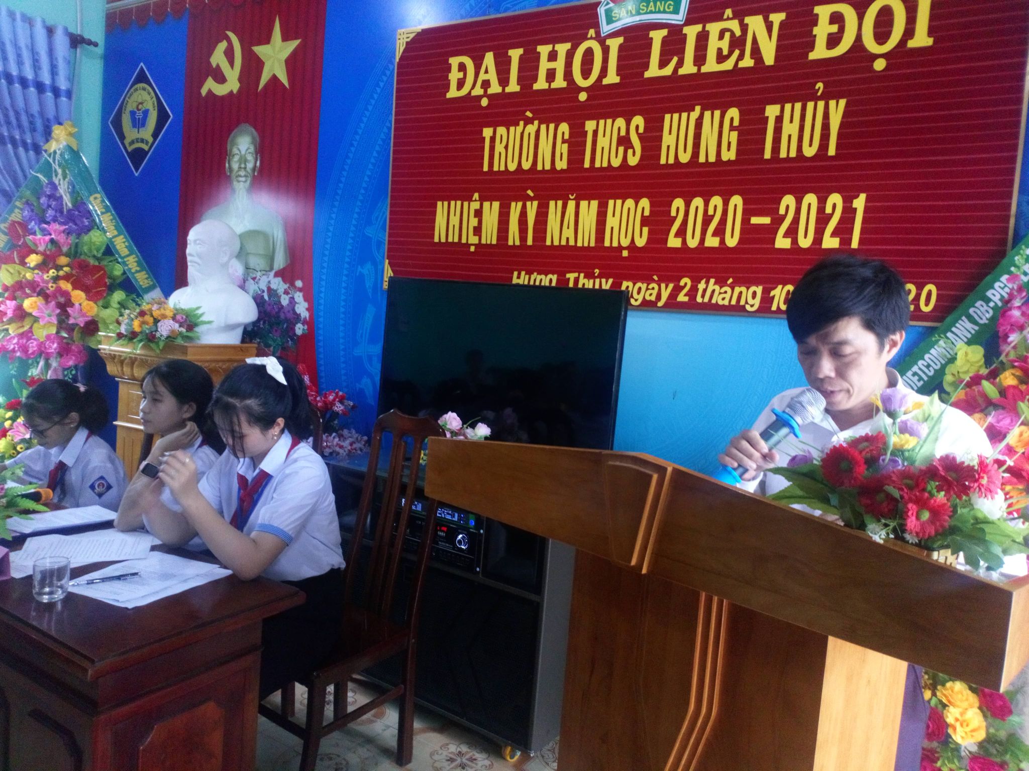 Thầy Nguyễn Ánh Ngọc-Phó bí thư chi bộ phát biểu chỉ đạo 2.10.20.jpg